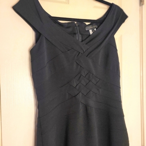 Tadashi SHOJI Black Off Shoulder Dress size M - Picture 3 of 16